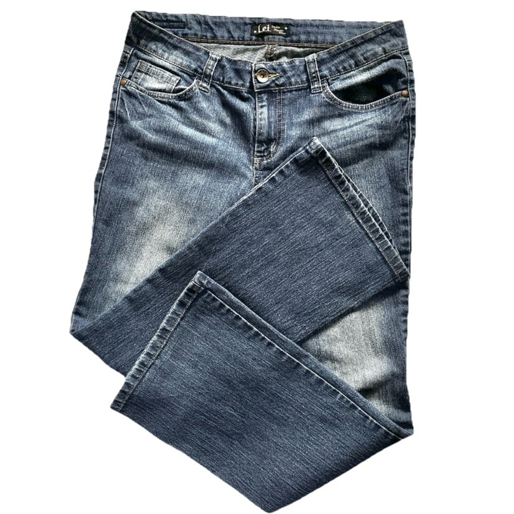 Lei Womens Jeans Sophia Hipster Flare SZ 34" Waist 29.5" Inseam Fade-out Wash